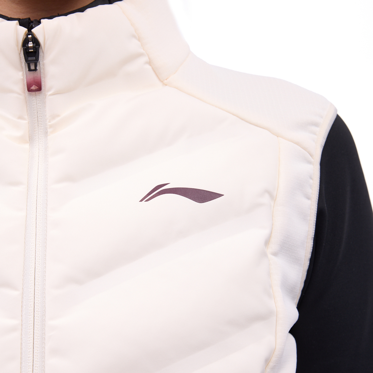 AMMV022-3 Жилет Jogging бежевый